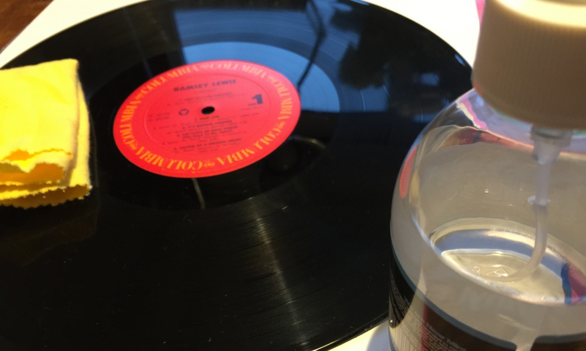 downtechingLONDON - cleaning vinyl recordS